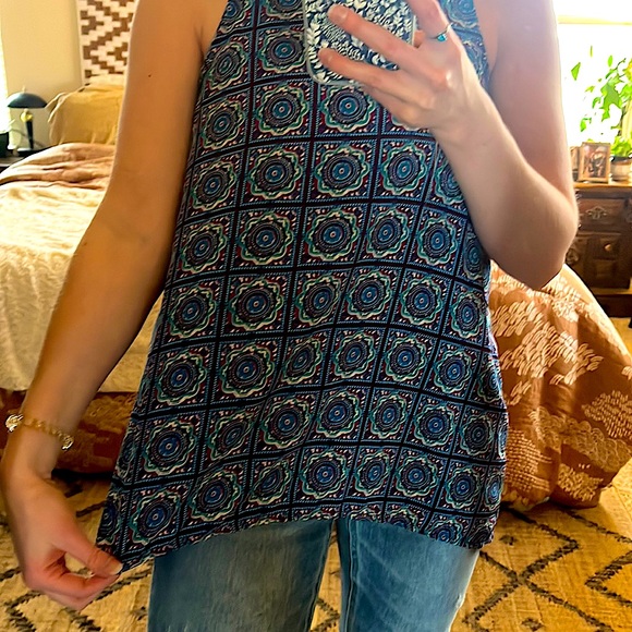 Top - Picture 5 of 9